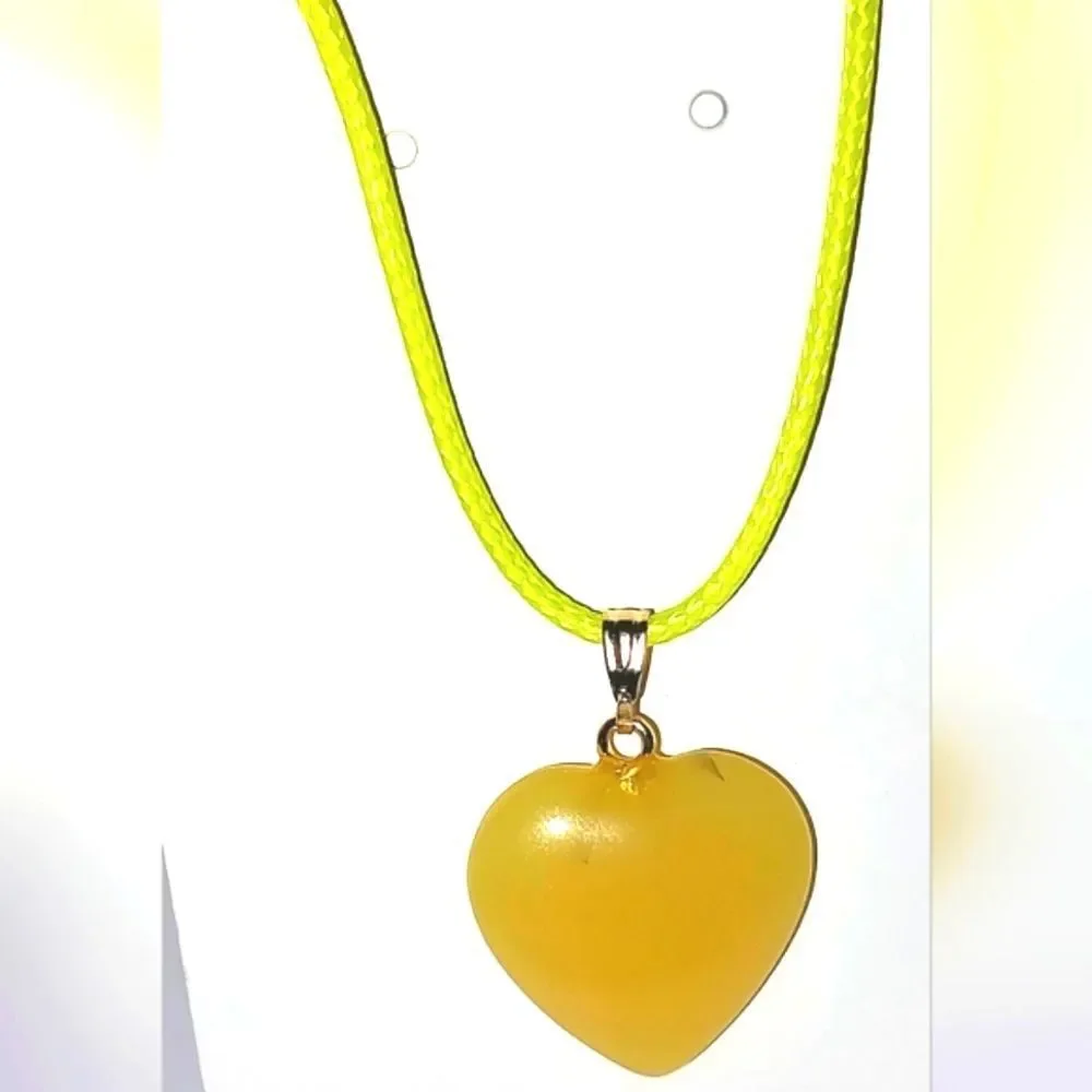 Beautiful glass heart necklace for women and girls